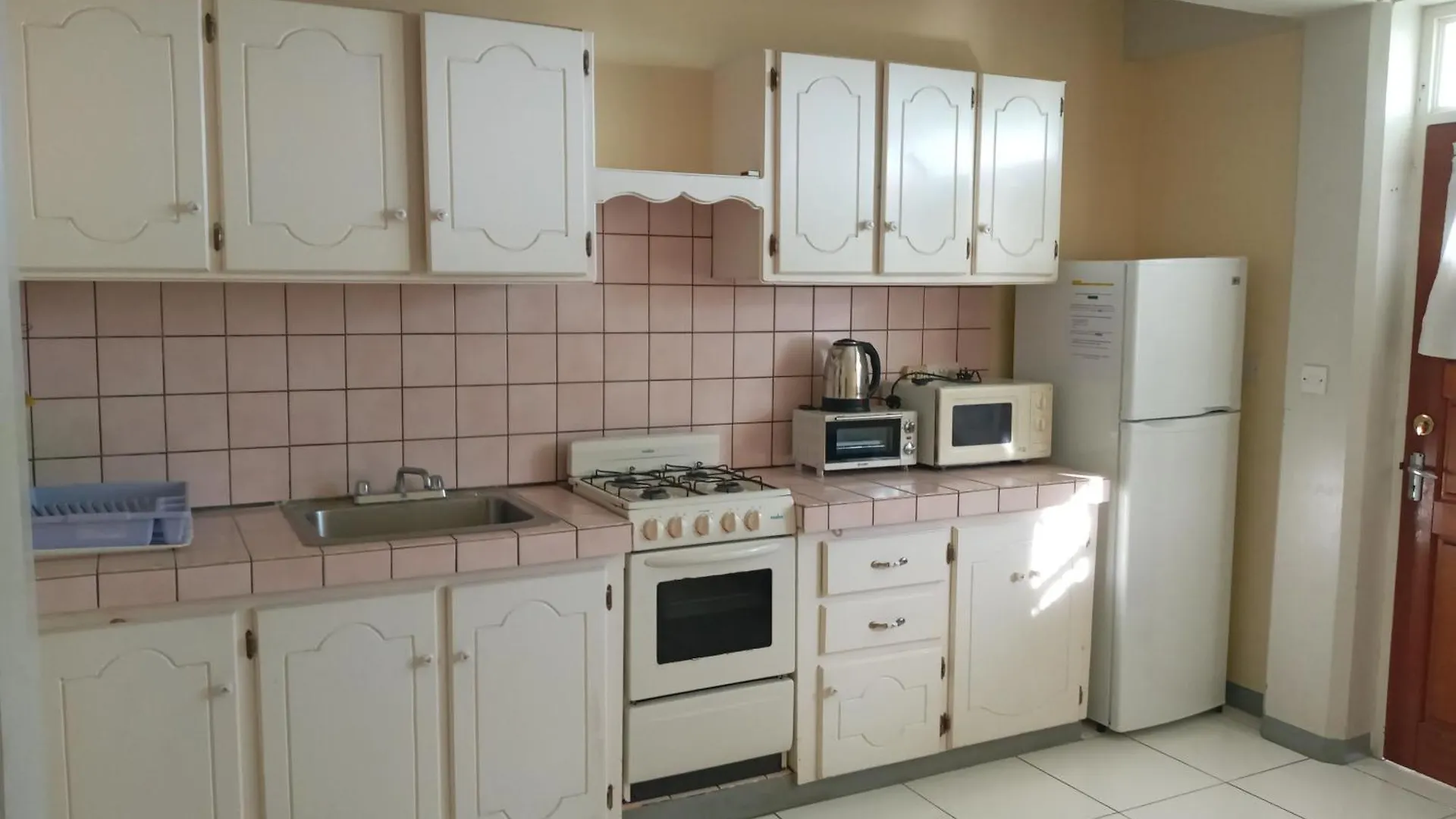 Safari Apartments بورتسموث